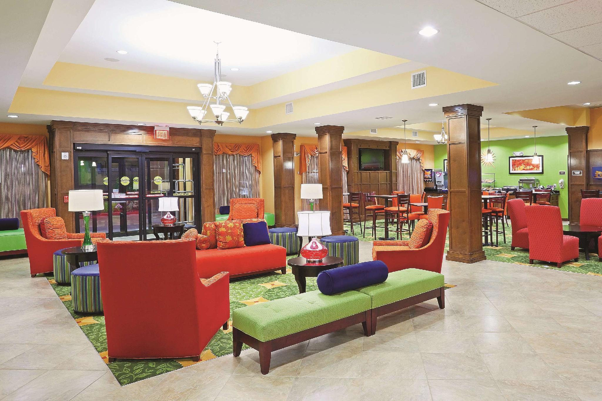 La Quinta By Wyndham Pasadena North Hotel Exterior photo