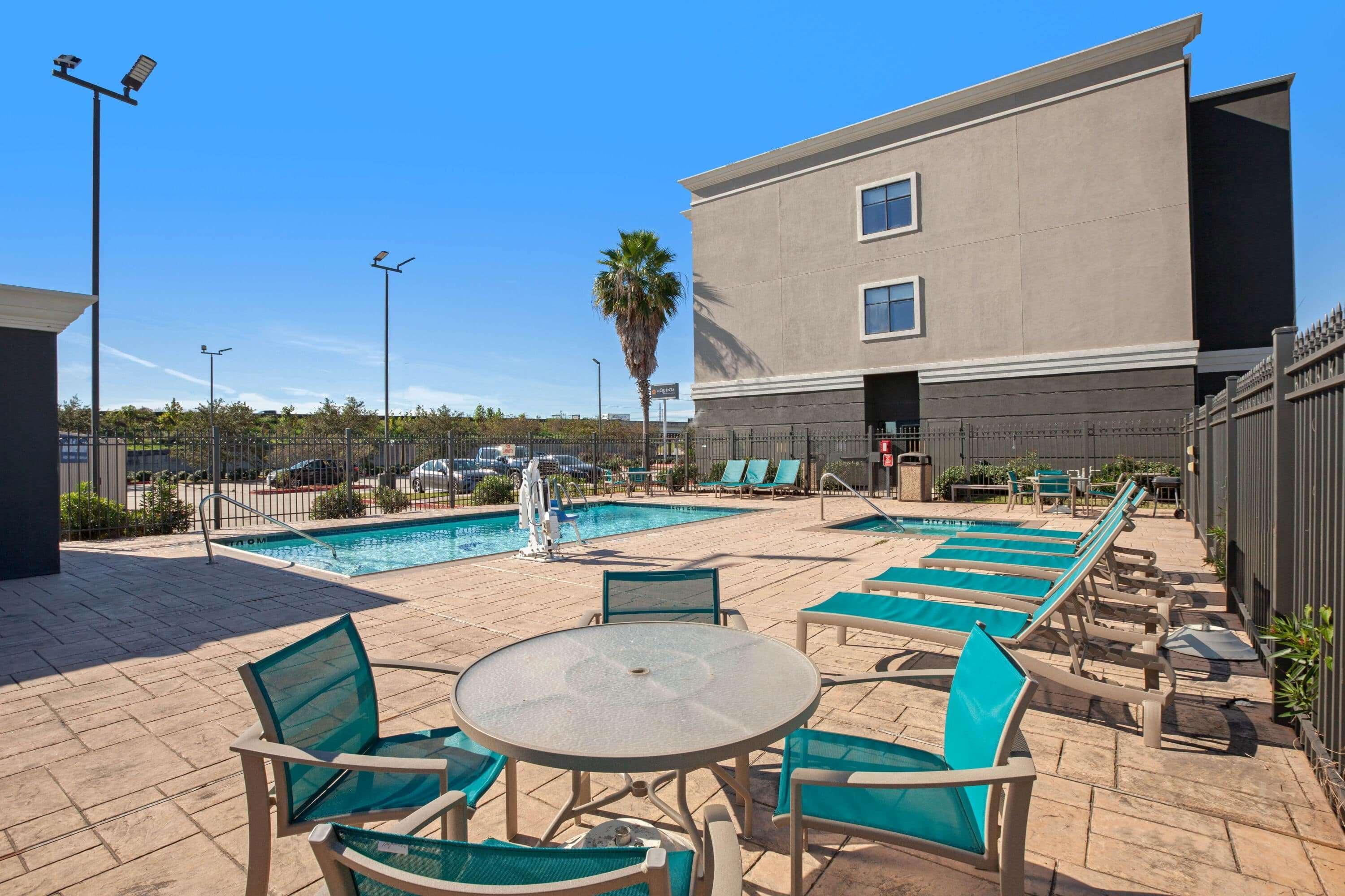 La Quinta By Wyndham Pasadena North Hotel Exterior photo